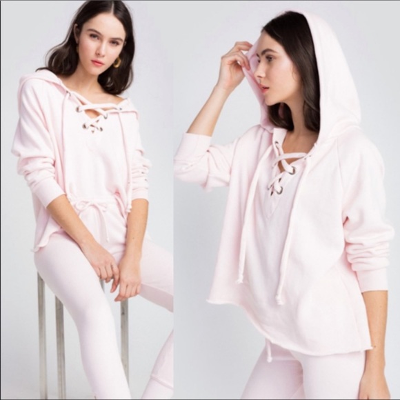 Wildfox Tops - WILDFOX Hutton hoodie seashell pink size Large NEW